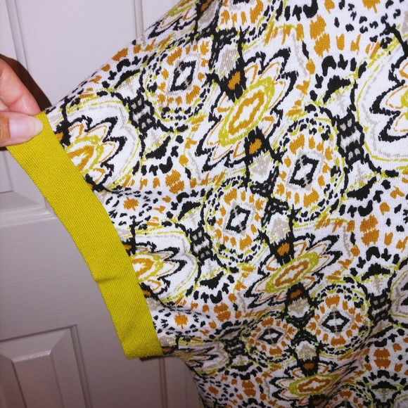 Jones New York (Signature Woman) Floral Blouse - Picture 2 of 6